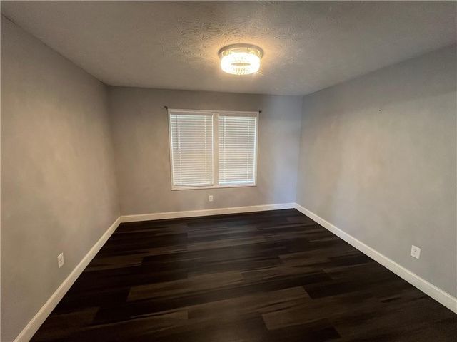 832 Brandlwood Way NW, Lilburn, GA 30047