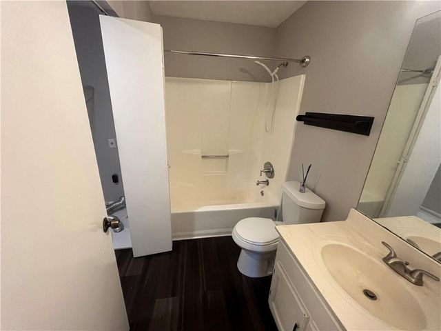 832 Brandlwood Way NW, Lilburn, GA 30047