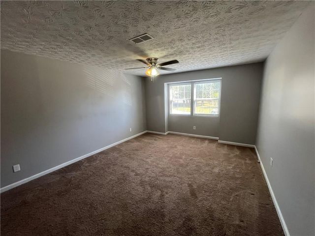 832 Brandlwood Way NW, Lilburn, GA 30047