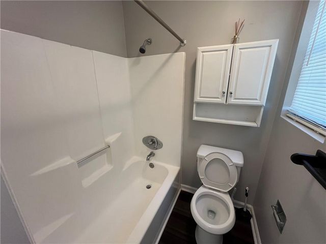 832 Brandlwood Way NW, Lilburn, GA 30047