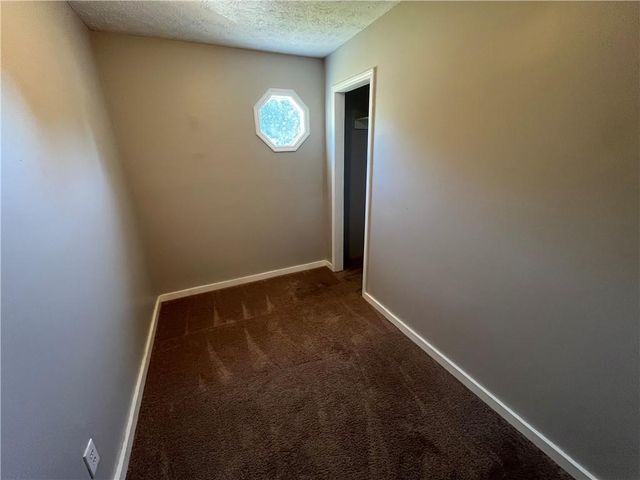 832 Brandlwood Way NW, Lilburn, GA 30047