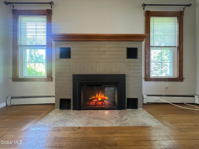 138 Eastholm Road, Schenectady, NY 12304