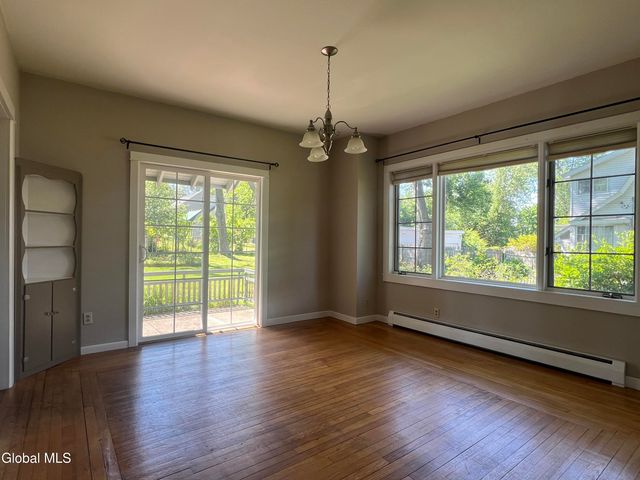 138 Eastholm Road, Schenectady, NY 12304
