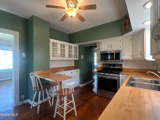 138 Eastholm Road, Schenectady, NY 12304