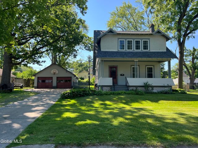 138 Eastholm Road, Schenectady, NY 12304