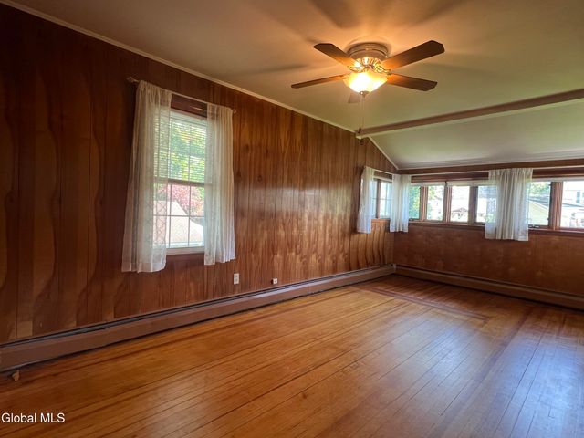 138 Eastholm Road, Schenectady, NY 12304