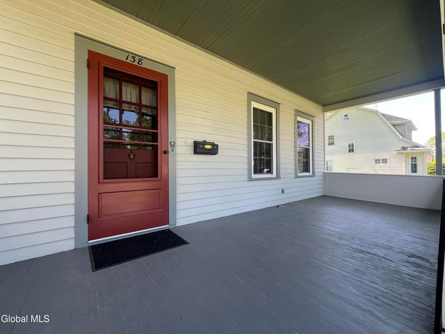 138 Eastholm Road, Schenectady, NY 12304