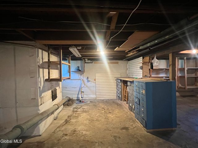 138 Eastholm Road, Schenectady, NY 12304