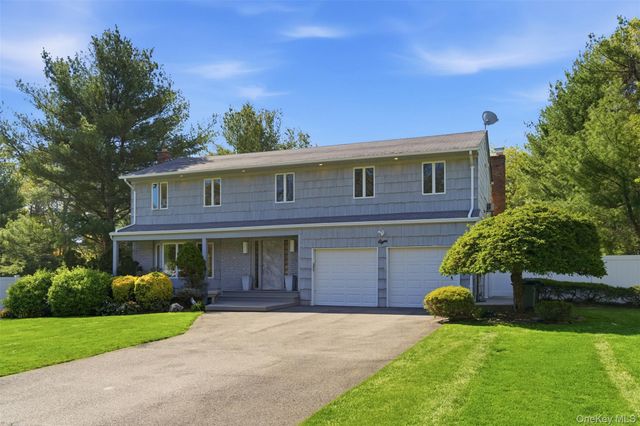 8 Given Lane, East Northport, NY 11731