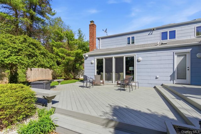 8 Given Lane, East Northport, NY 11731