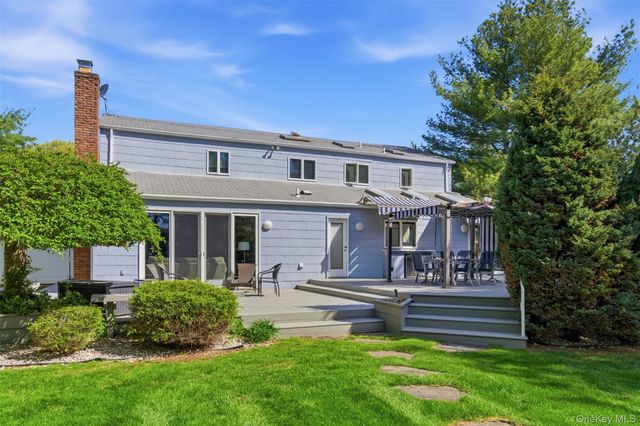8 Given Lane, East Northport, NY 11731