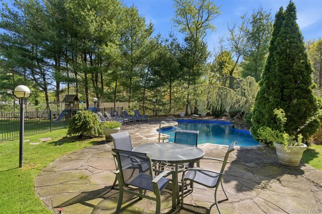 8 Given Lane, East Northport, NY 11731