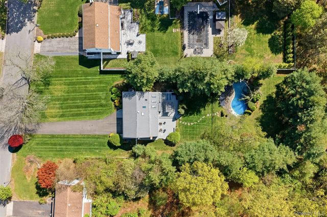 8 Given Lane, East Northport, NY 11731