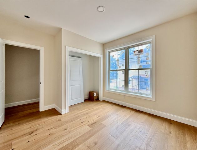 94 Lyman Rd B, Northampton, MA 01060