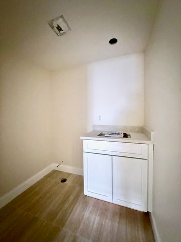 94 Lyman Rd B, Northampton, MA 01060