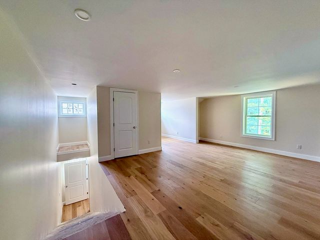 94 Lyman Rd B, Northampton, MA 01060