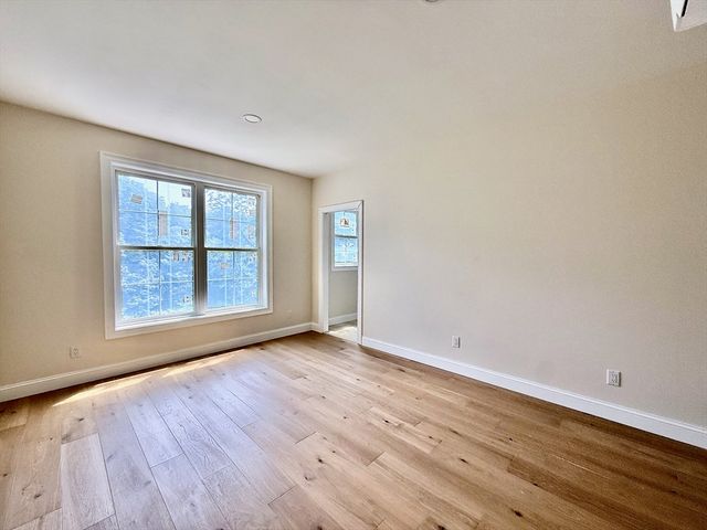 94 Lyman Rd B, Northampton, MA 01060