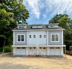 94 Lyman Rd B, Northampton, MA 01060