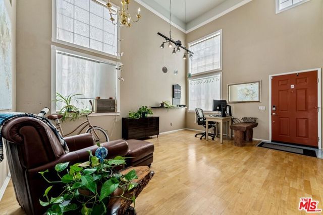 1517 E Avenue J6, Lancaster, CA 93535