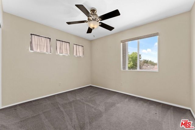 1517 E Avenue J6, Lancaster, CA 93535