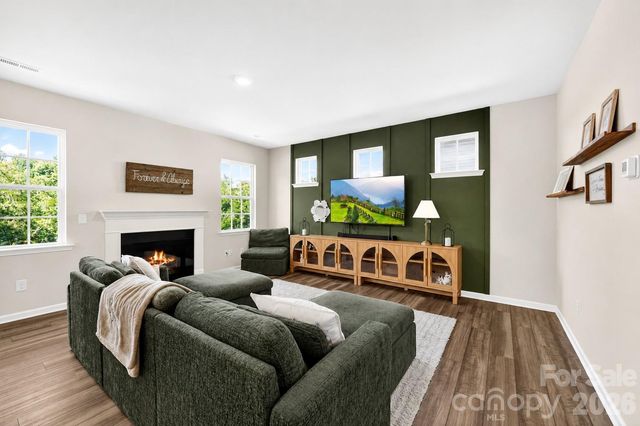 13016 Lannister Drive, Charlotte, NC 28278