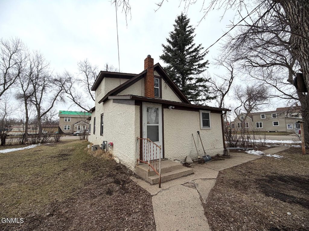401 7th Avenue SE, Jamestown, ND 58401 photo 19