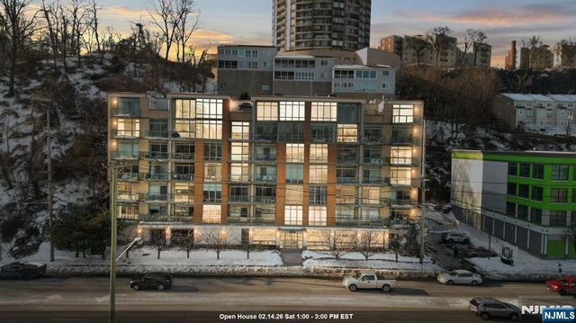 8125 River Road 4E, North Bergen, NJ 07047