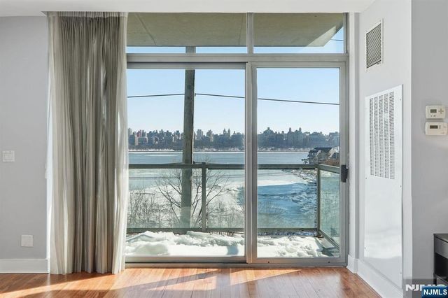 8125 River Road 4E, North Bergen, NJ 07047