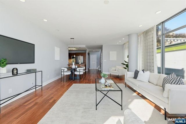 8125 River Road 4E, North Bergen, NJ 07047