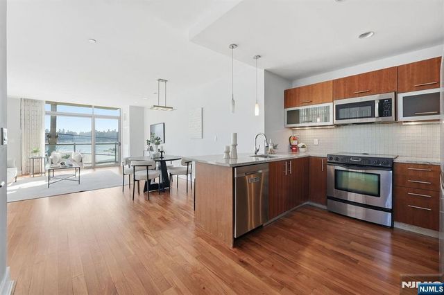 8125 River Road 4E, North Bergen, NJ 07047