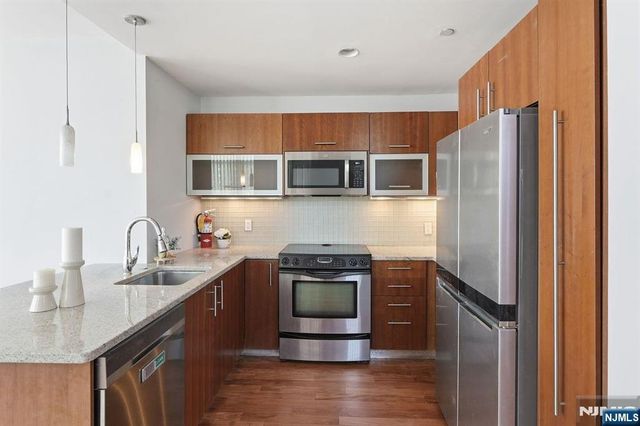 8125 River Road 4E, North Bergen, NJ 07047