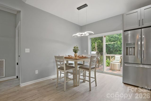 544 30th Avenue NW, Hickory, NC 28601