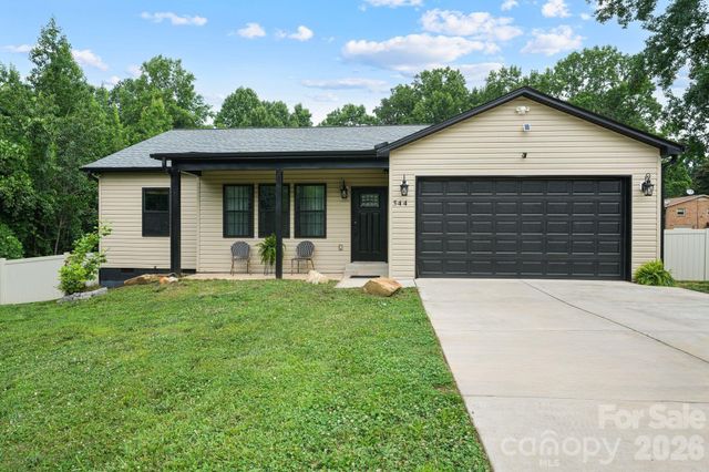 544 30th Avenue NW, Hickory, NC 28601