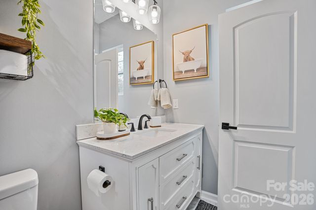 544 30th Avenue NW, Hickory, NC 28601