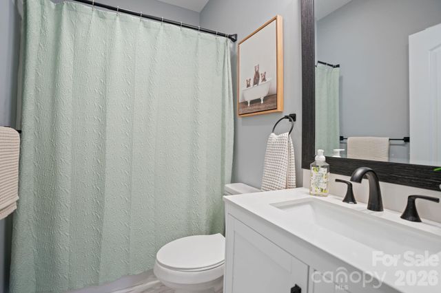 544 30th Avenue NW, Hickory, NC 28601