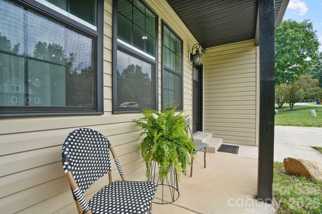 544 30th Avenue NW, Hickory, NC 28601
