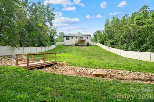 544 30th Avenue NW, Hickory, NC 28601