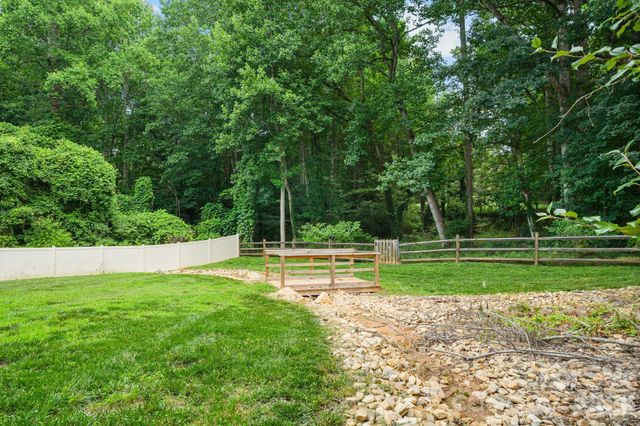 544 30th Avenue NW, Hickory, NC 28601