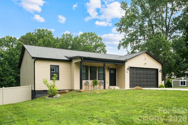 544 30th Avenue NW, Hickory, NC 28601