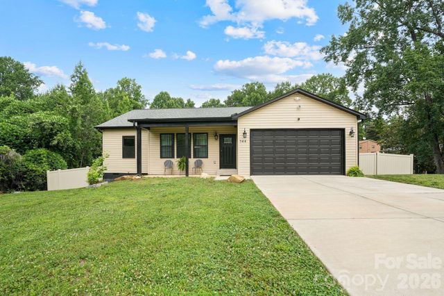 544 30th Avenue NW, Hickory, NC 28601