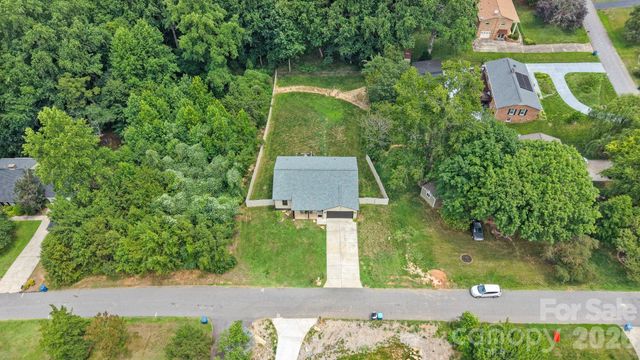 544 30th Avenue NW, Hickory, NC 28601