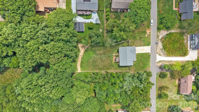 544 30th Avenue NW, Hickory, NC 28601