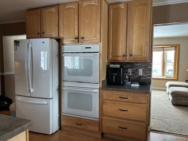 22043 Hillcrest Court, Woodhaven, MI 48183