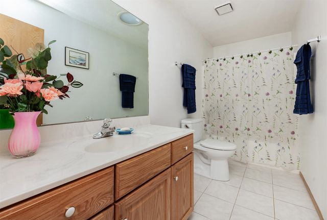2730 E Leach Avenue, Des Moines, IA 50320