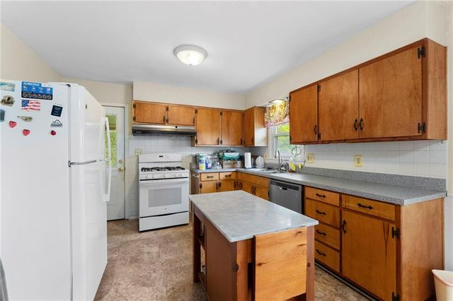 12409 E 54th Street, Kansas City, MO 64133