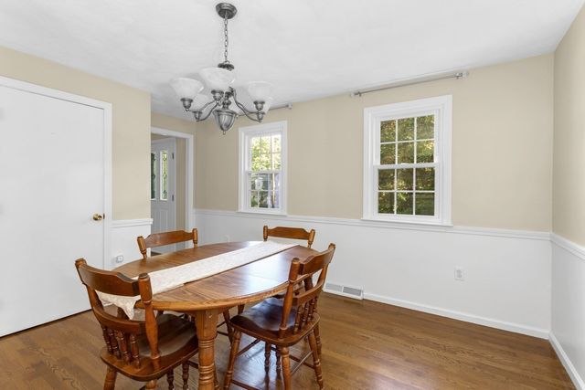 98 Miller St, Franklin, MA 02038