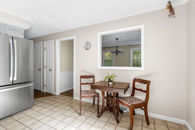 98 Miller St, Franklin, MA 02038