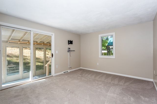 98 Miller St, Franklin, MA 02038