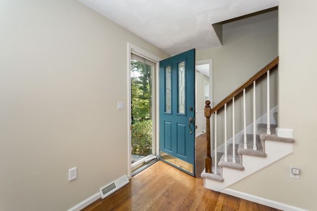 98 Miller St, Franklin, MA 02038