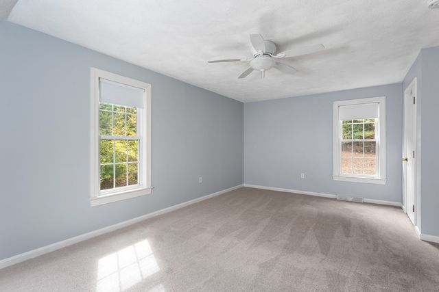 98 Miller St, Franklin, MA 02038